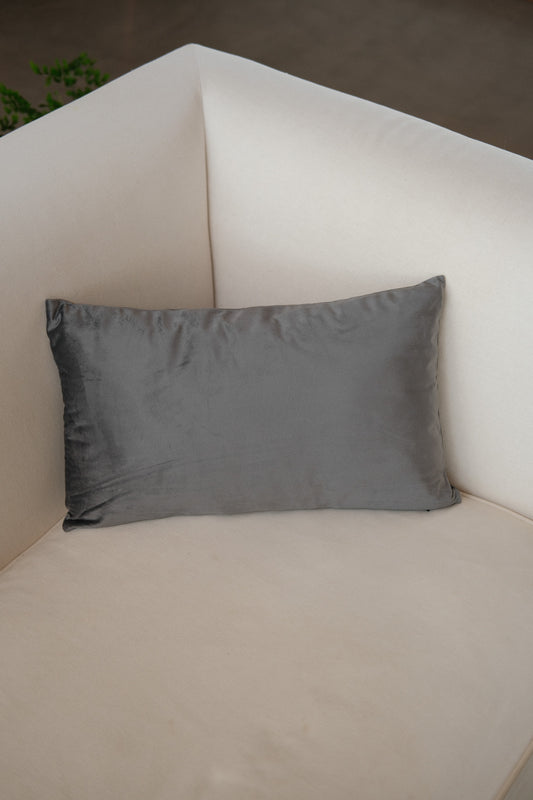 Almohadón de terciopelo rectangular Alma (incluye relleno)